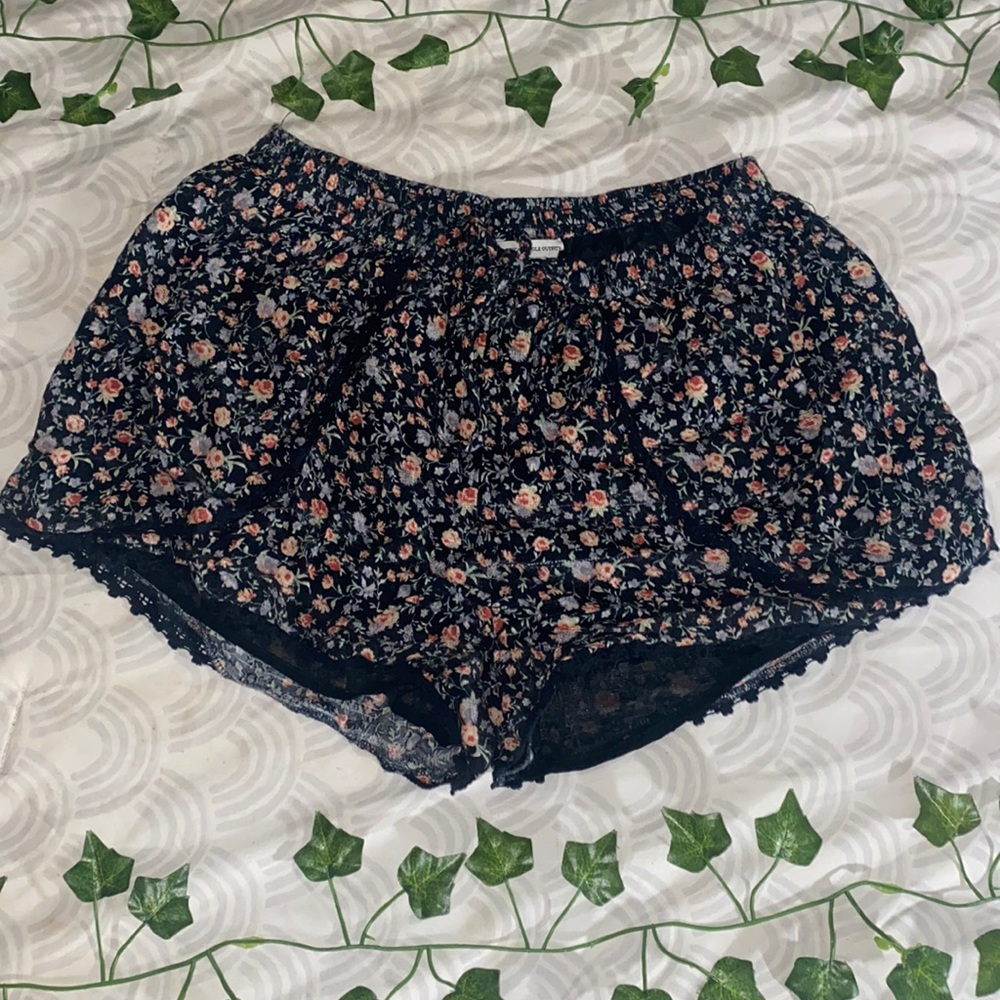 American Eagle comfy floral shorts